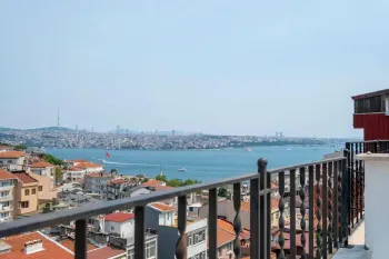 Sea view Cihangir